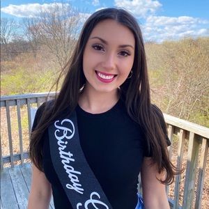 Meet your Posher, Isabella